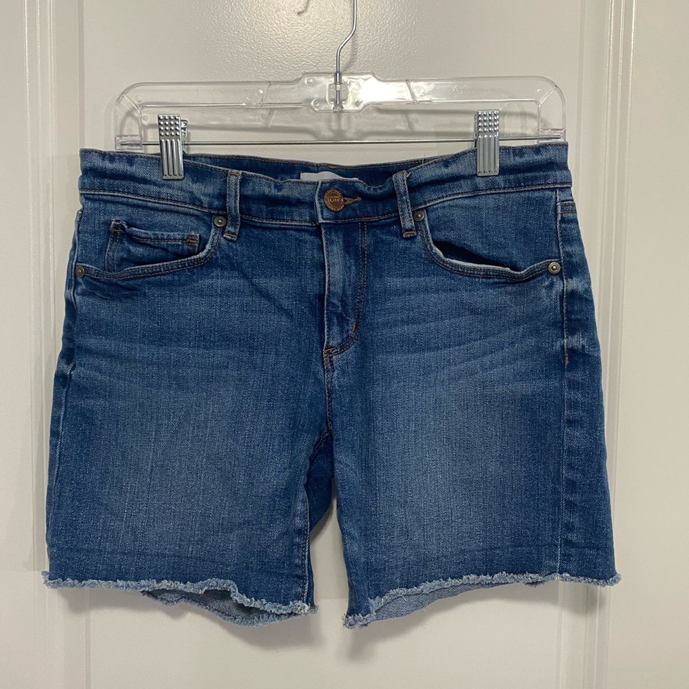 Denim shorts frayed bottom edge size 2